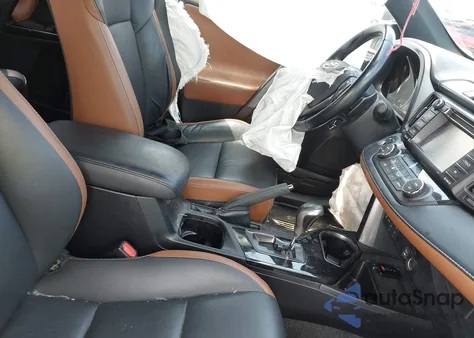 2018 Toyota Rav4 Se z USA, uszkodzony, nr VIN JTMJFREV1JJ743094